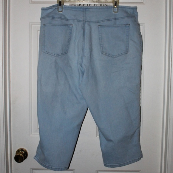 PLUS Women's L.A. Blues Denim Capris (111) - Picture 2 of 4
